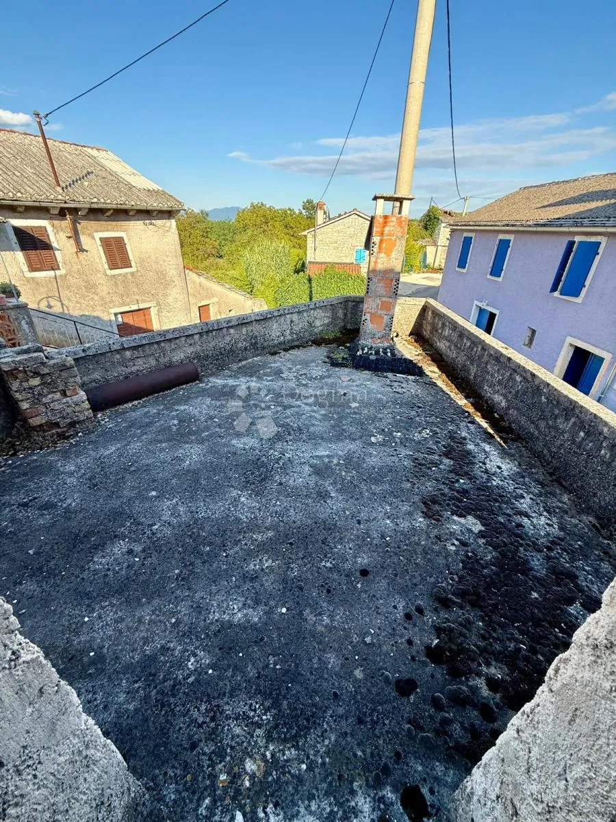 kamena kuća za renovaciju u pilatima - slika 11