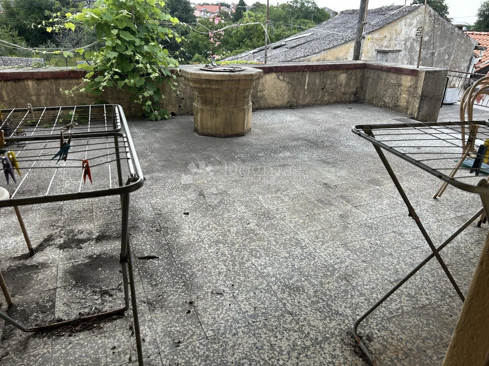 rijeka rubeši kuća sa velikom okućnicon uz glavnu cestu - slika 11