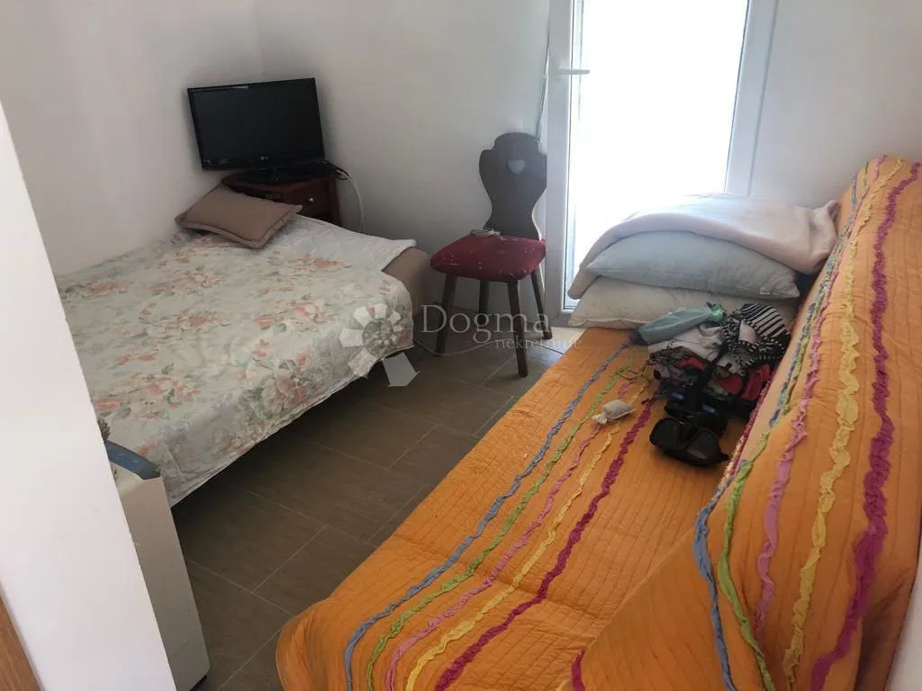 kuća na šolti 200 m od mora, gornja krušica - slika 15