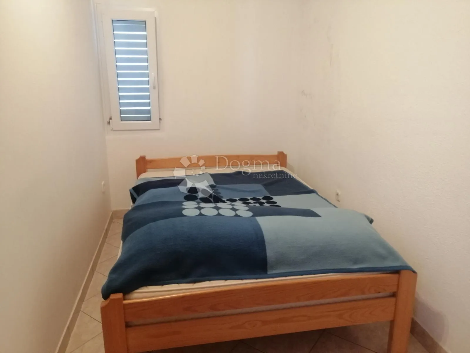 tribunj - kuća s 9 apartmana + građevinska parcela 418 m2 - slika 40