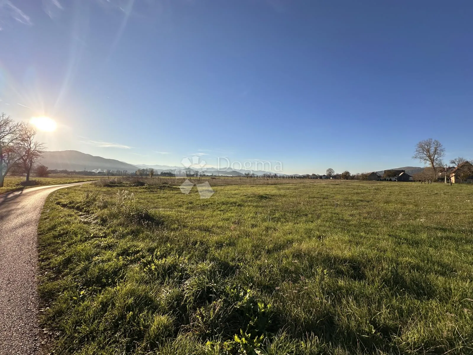 sinac prodaje se građevinsko zemljište 11000 m2 - slika 3
