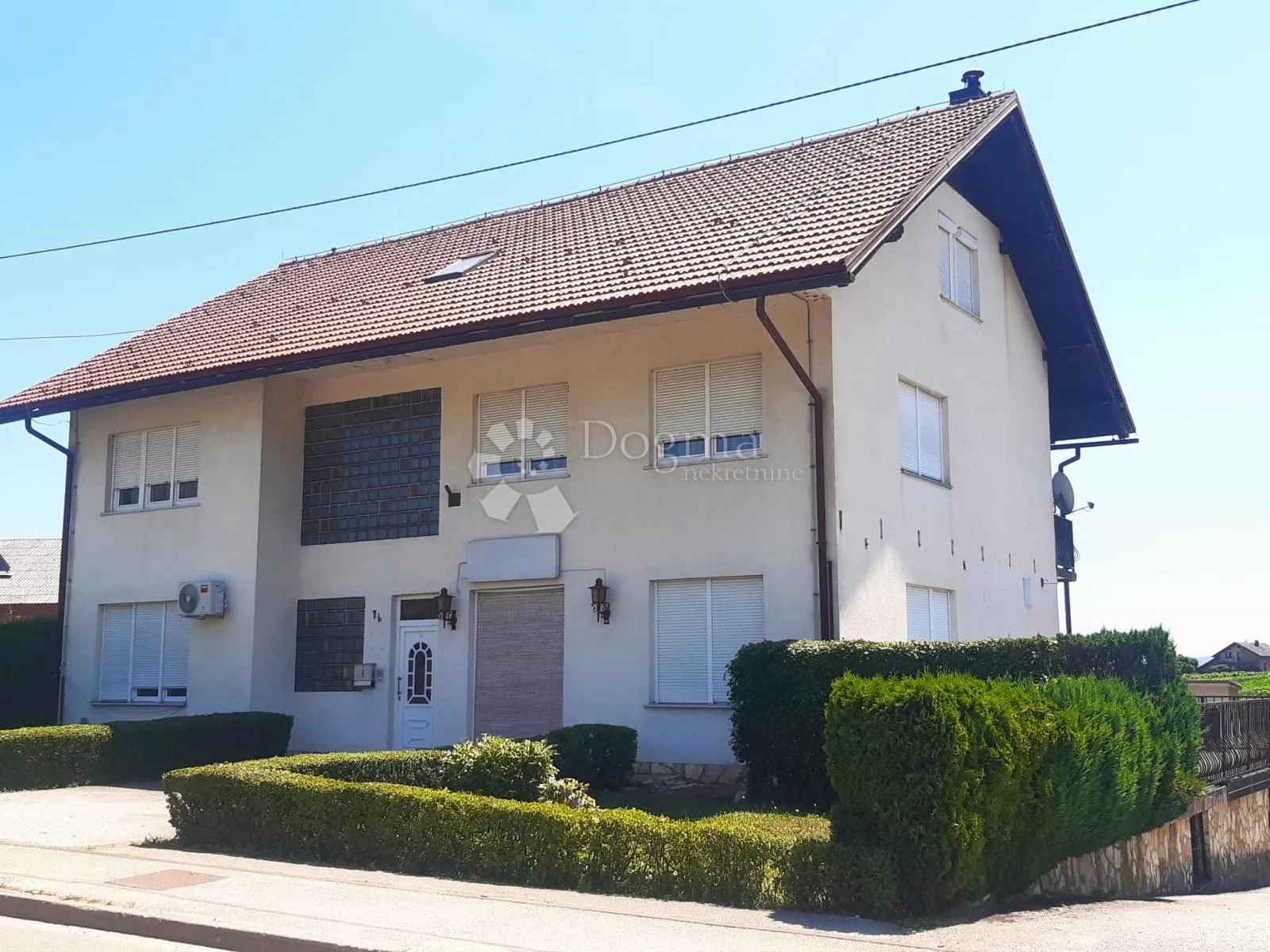prostrana kuća s velikim potencijalom u ogulinu - slika 1