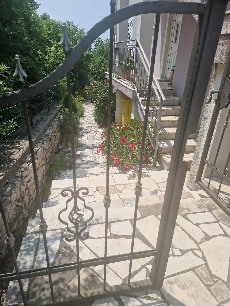 kraljevica, apartman sa vrtom - slika 13
