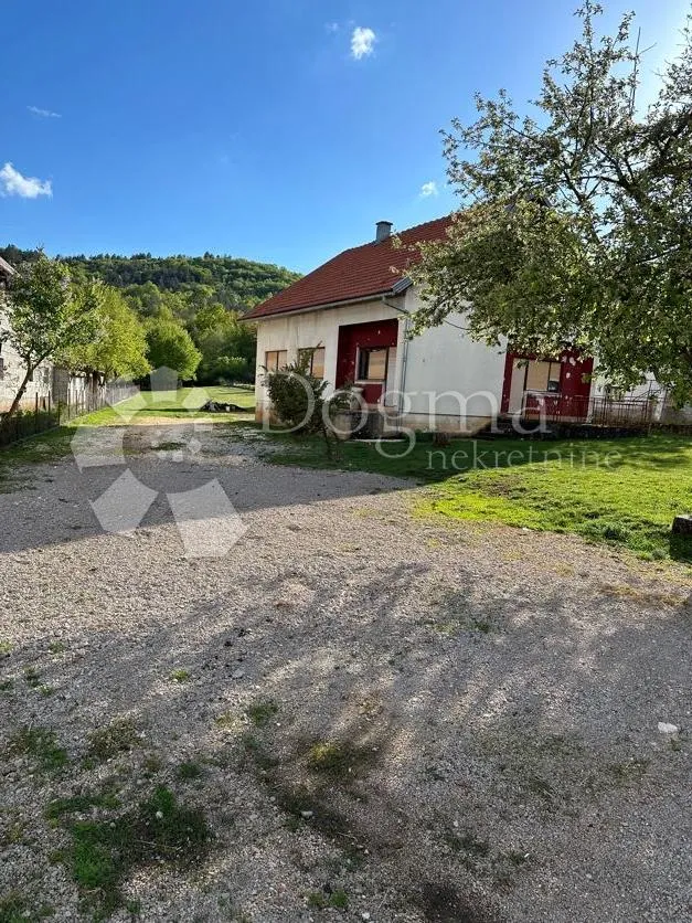 kuća s lijepom velikom okućnicom, vukšić - slika 3