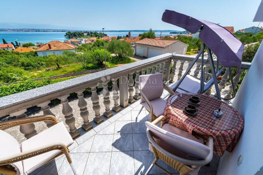 top investicija: kuća s pogledom na more i 4 stambene jedinice – preko, otok ugljan - slika 19