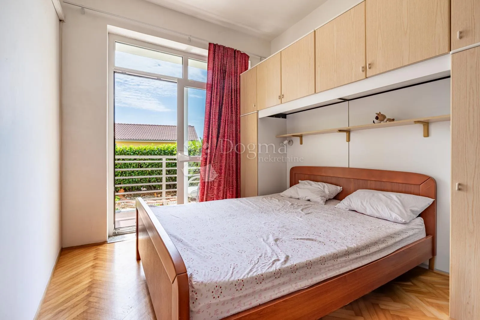 grad krk – elegantan apartman s privatnim vrtom, dvije terase i parkirnim mjestom - slika 12