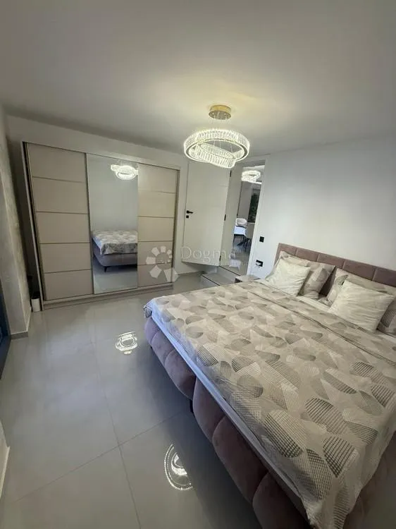 luksuzni apartman prizemlje otok vir - slika 15