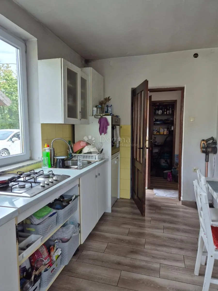 rukavac-samostojeća kuća na odličnoj lokaciji - slika 9