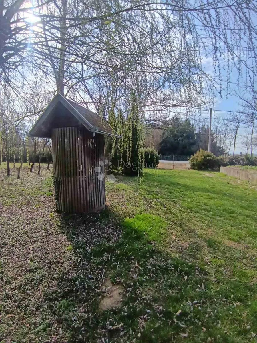 imanje s dva jezera i kućama na 23.755 m²! - slika 30