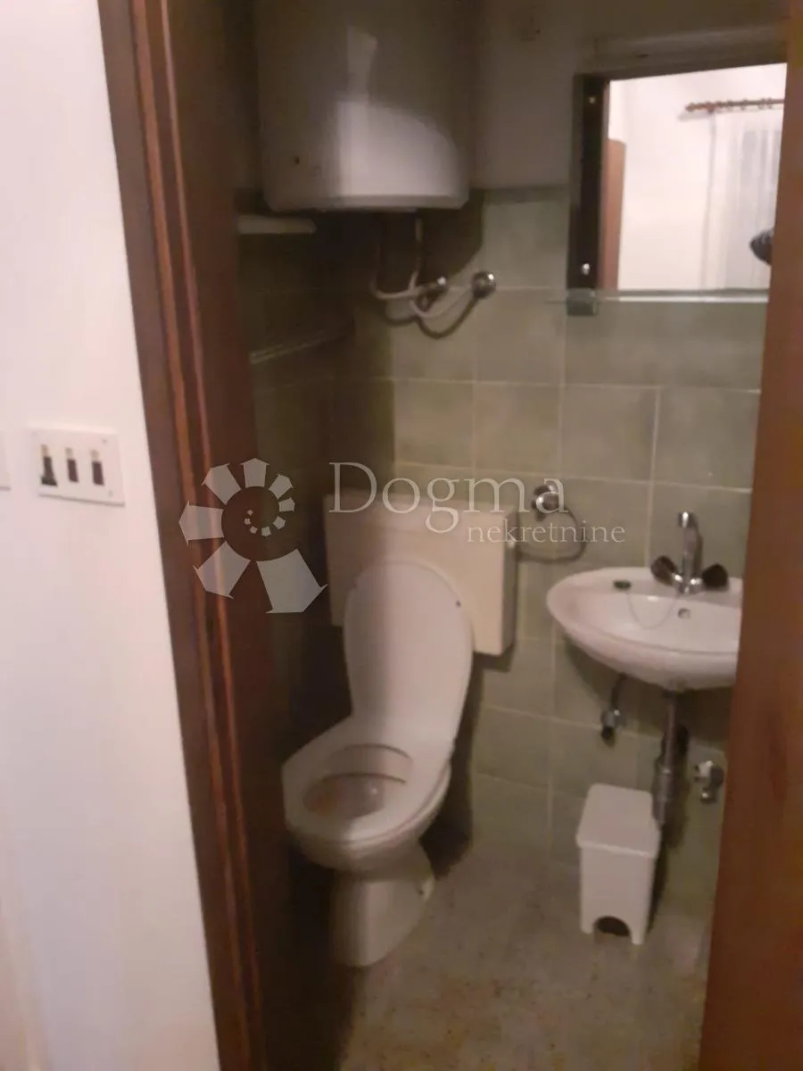 kuća na otoku ugljanu, hitno - slika 11