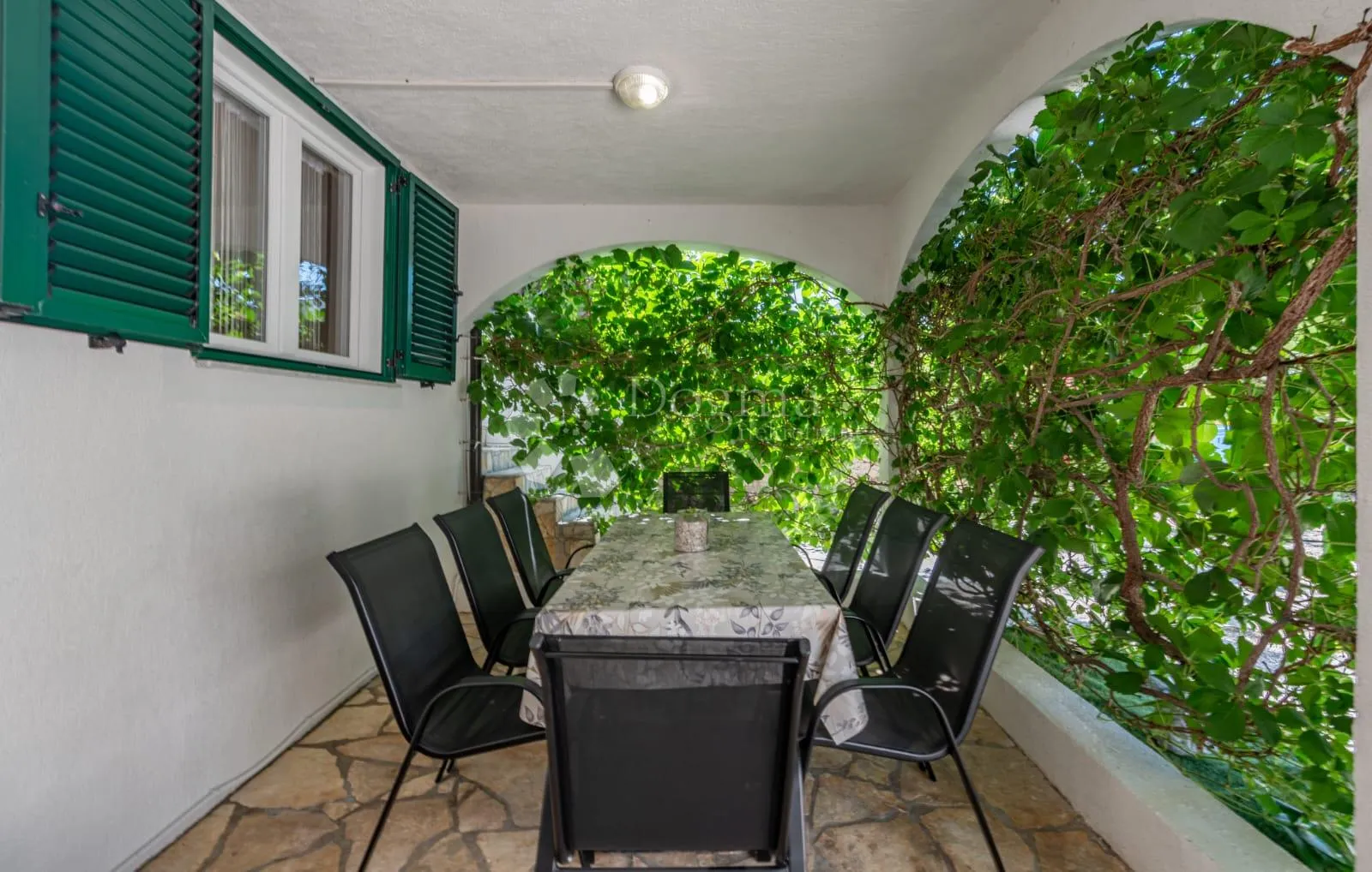 tri apartmana s bazenom - slika 34