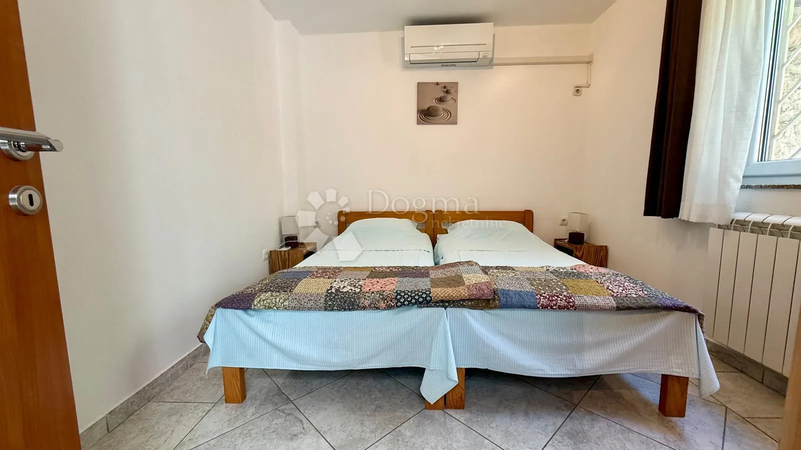 kuća s dva stana i uređenim dvorištem - slika 14