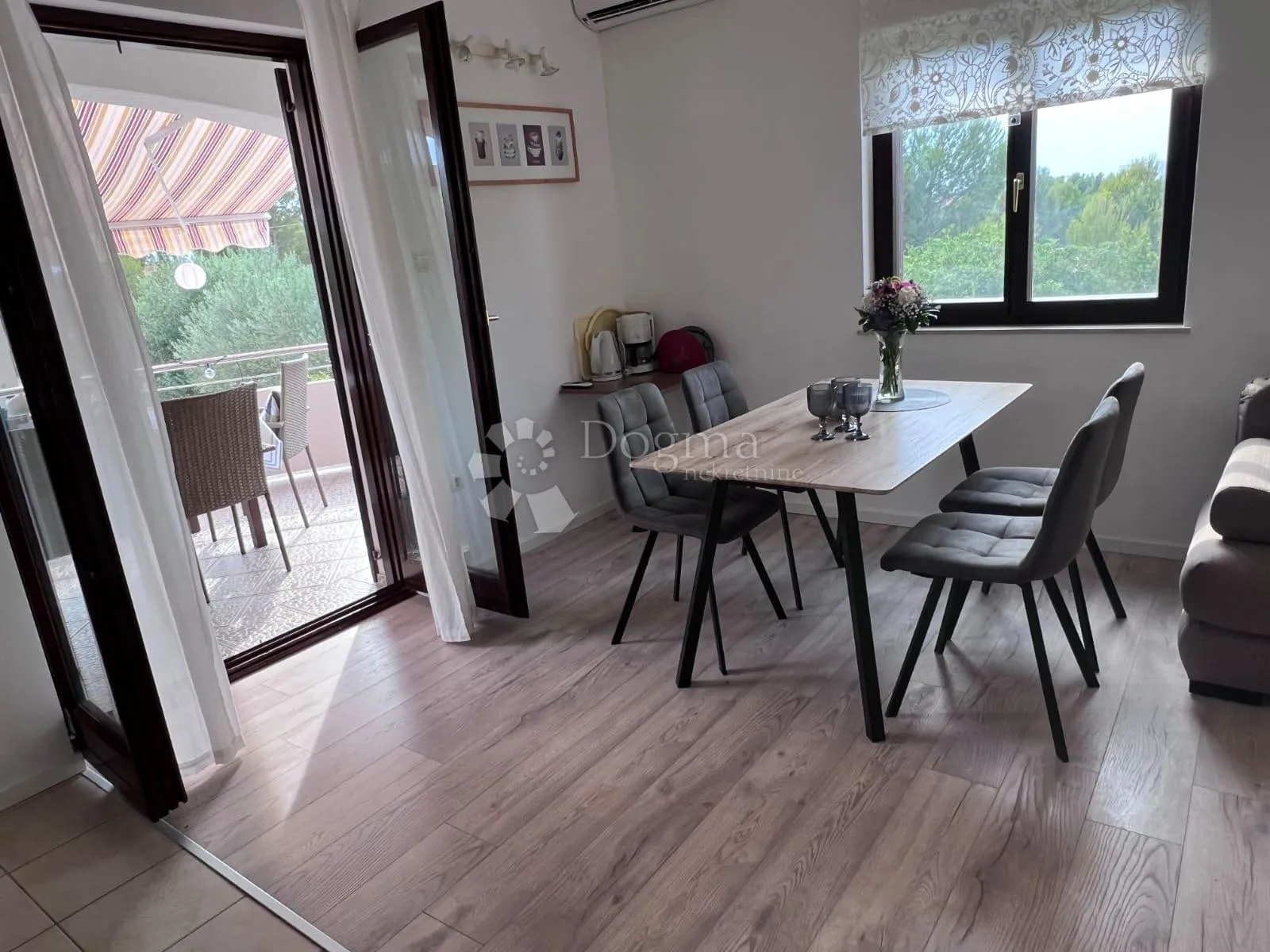 apartmanska kuća u vrsima - slika 10