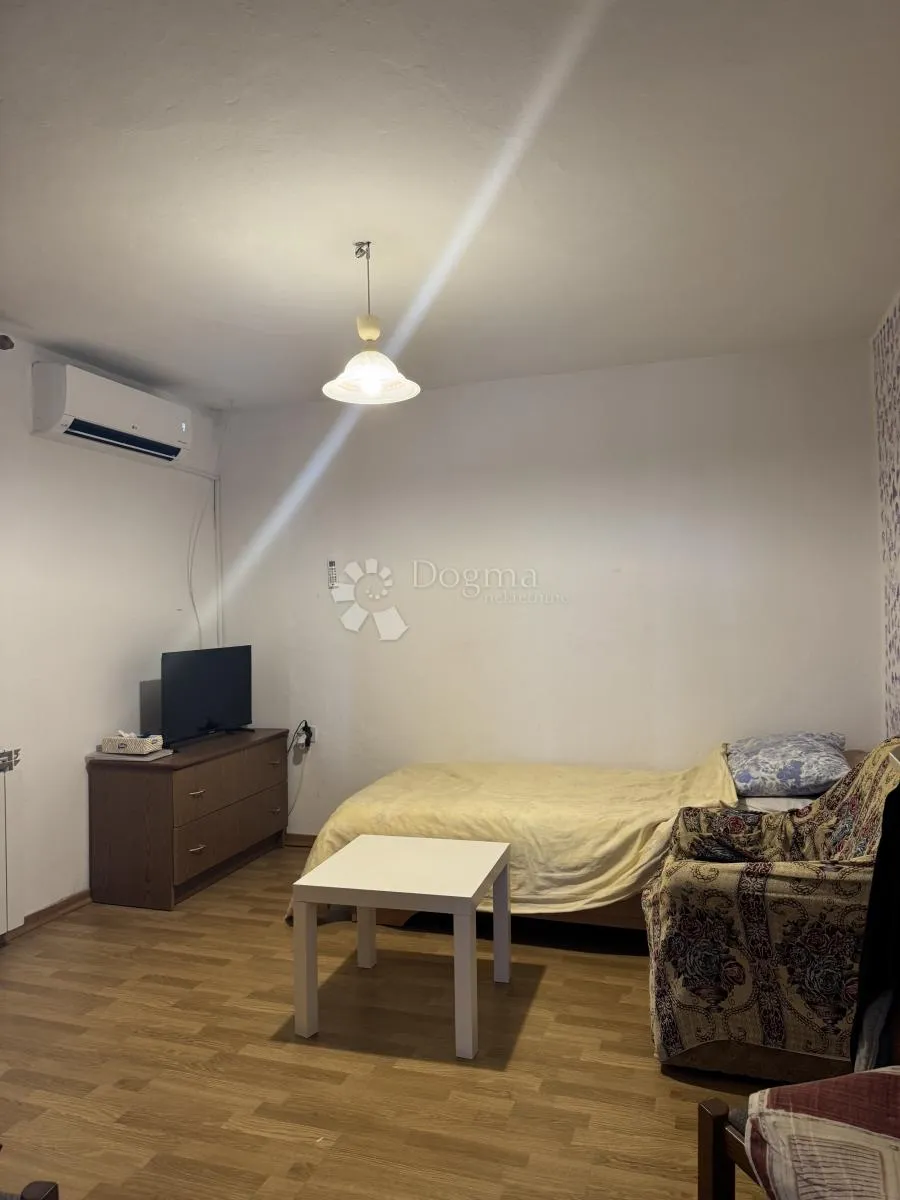 kuća sa potencijalom i građevinskim terenom / buzet - slika 24