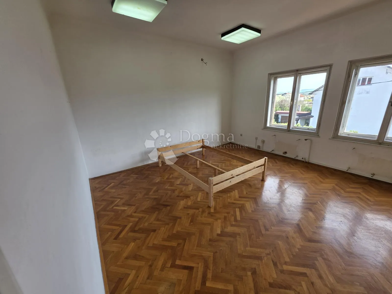 najam uredskog prostora cca 298m² - 8 ureda, spremište - slika 18
