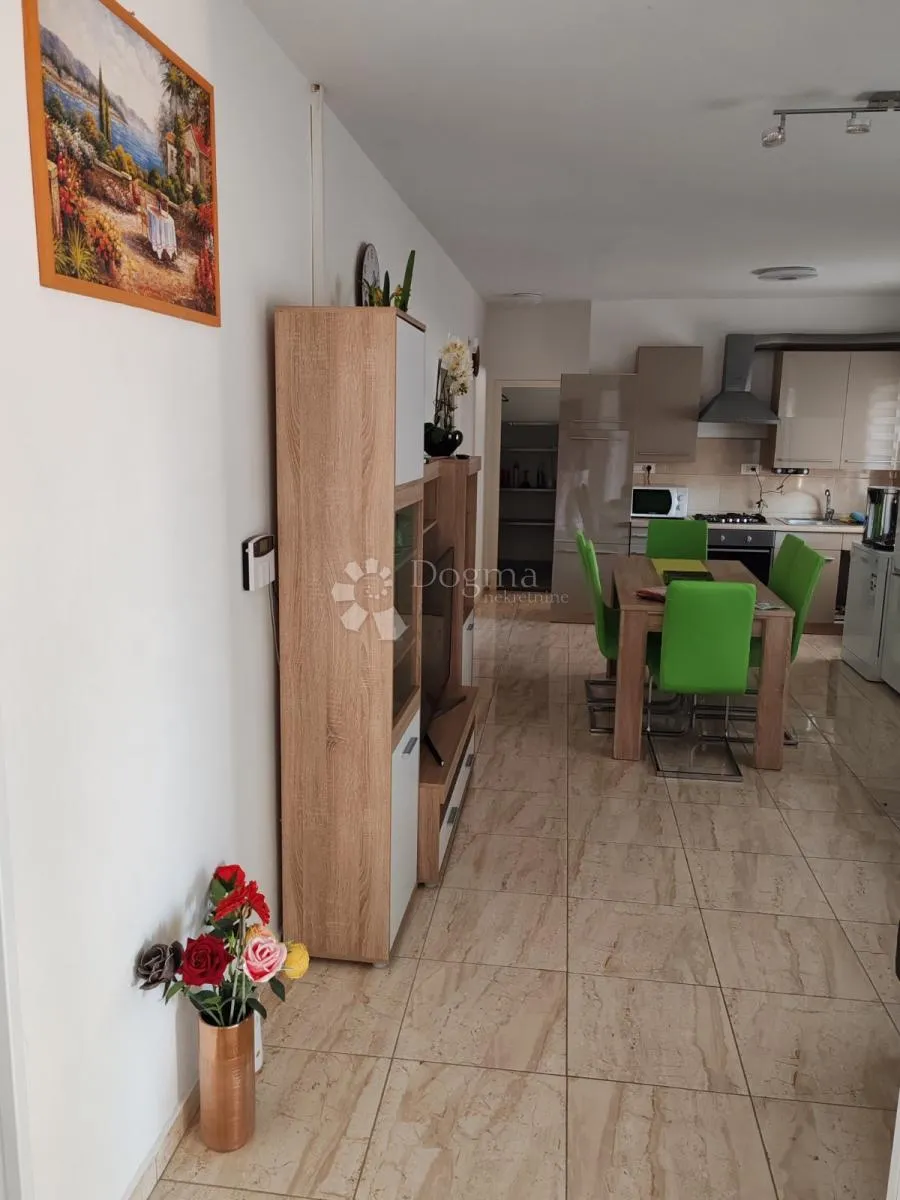 kuća za odmor s bazenom -tinjan - slika 9