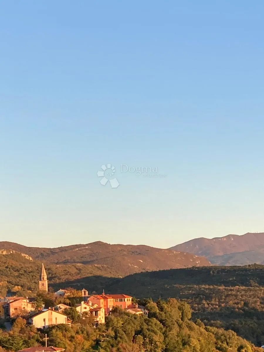 kuća s bazenom, 1000m2 okućnice, panoramski pogled - slika 30