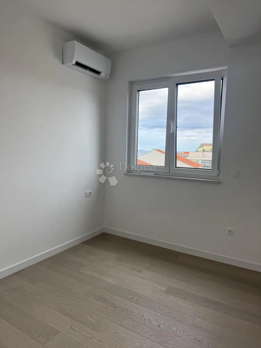diklovac | penthouse s krovnom terasom, pogled na more - slika 11