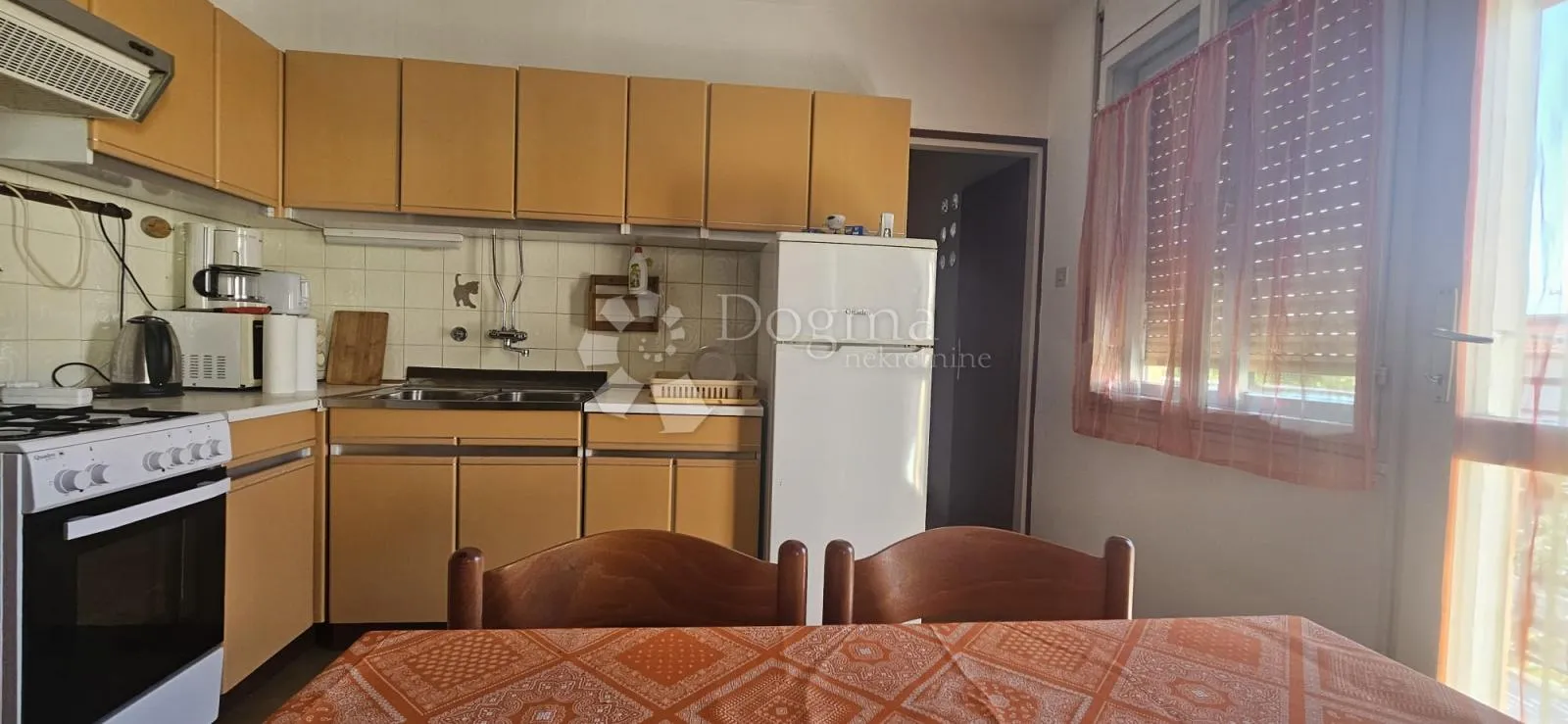 kuća sa 3 stana - slika 31