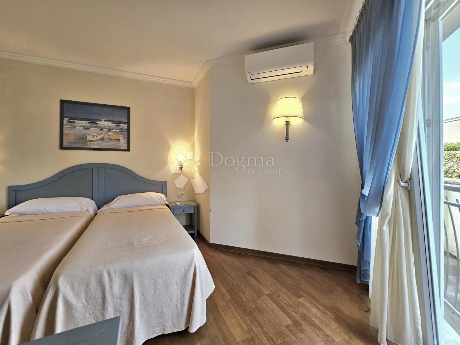 pogled more, prostrani stan - slika 12