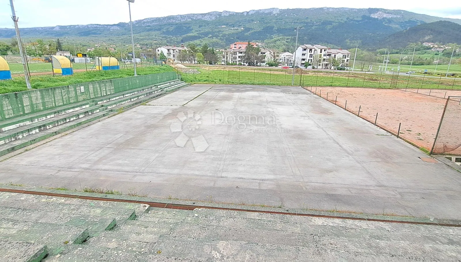 veliko građevinsko zemljište u centru buzeta - slika 3