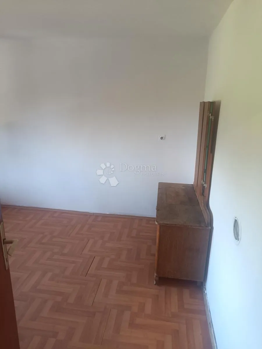 kuća na imanju 1 km od brze ceste - slika 5