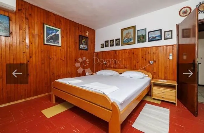 karlobag cesarica kuća prvi red do mora - slika 14
