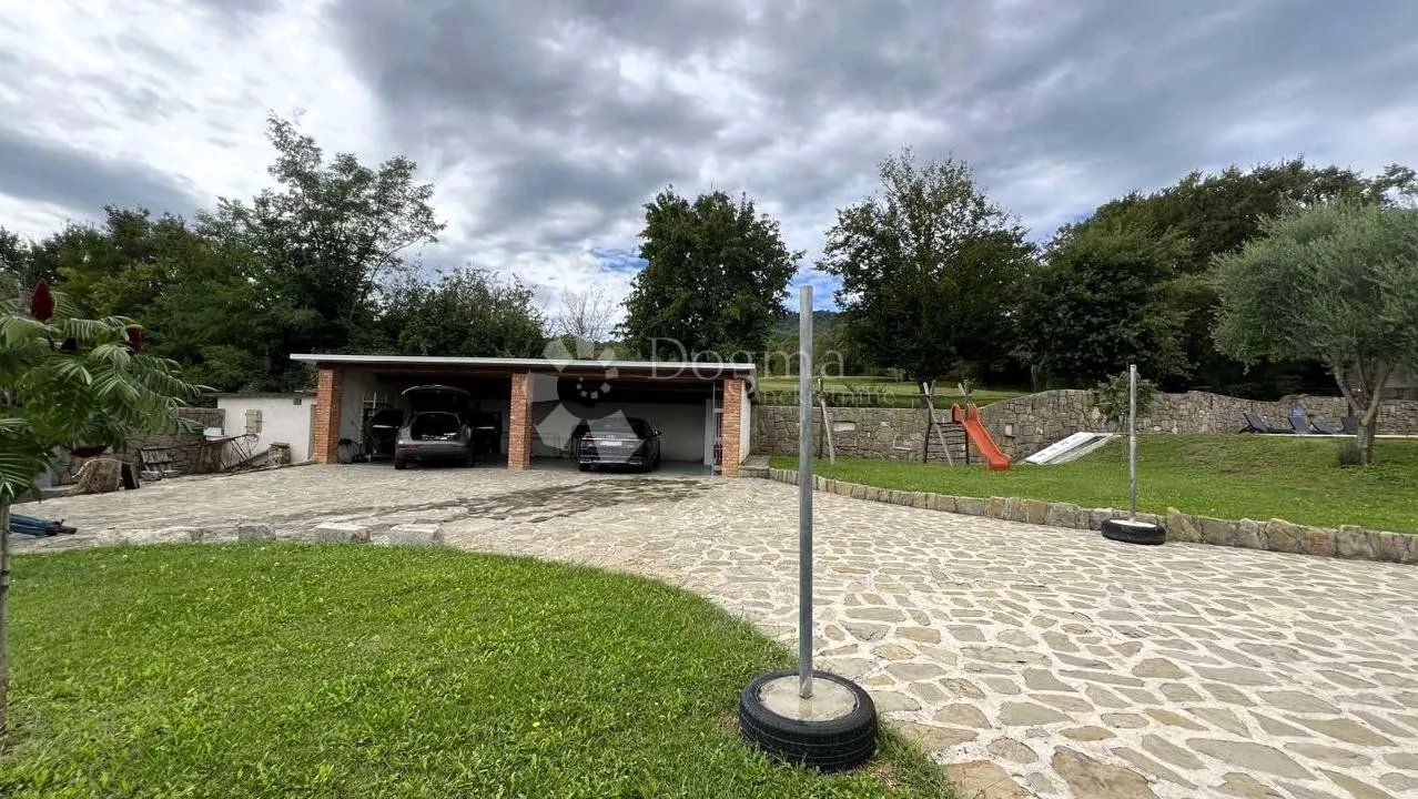 autohtona kamena kuća s 2 stambene jedinice i bazenom! - slika 26
