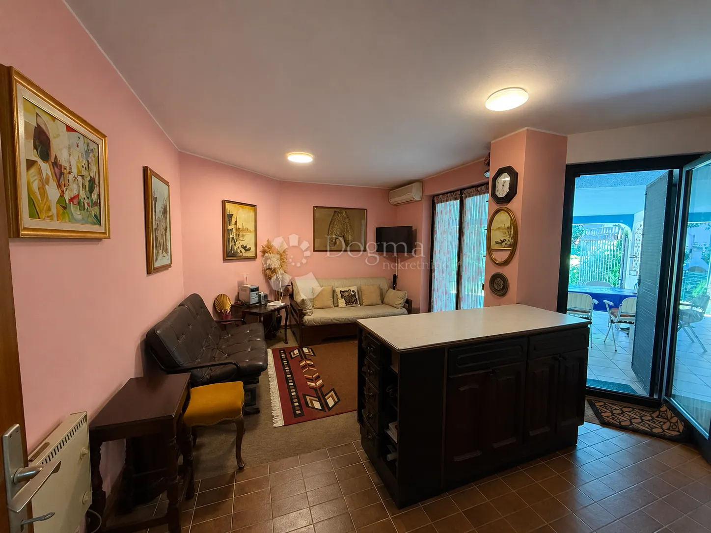 apartman s dvorištem u barbarigi - slika 5