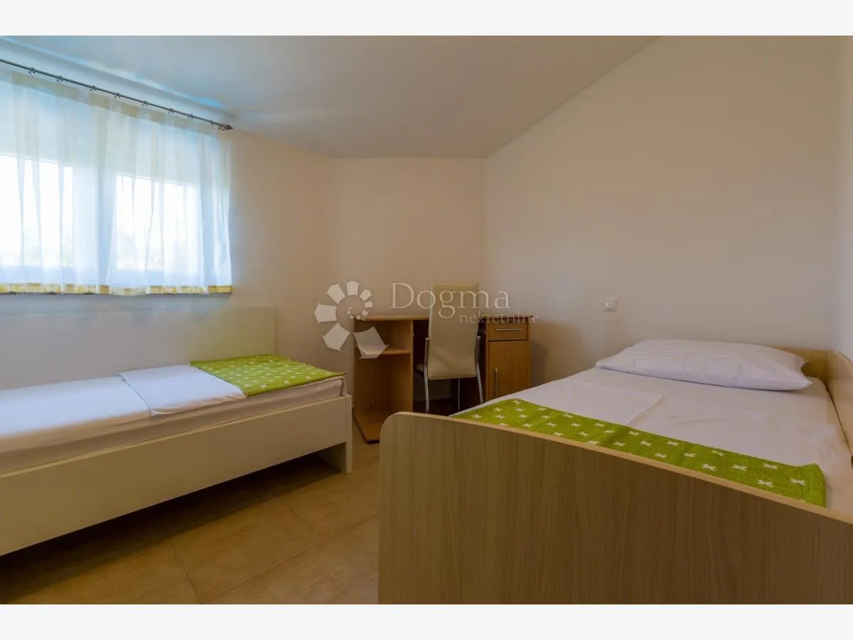 grižane-stan s pogledom na more i bazenom - slika 14