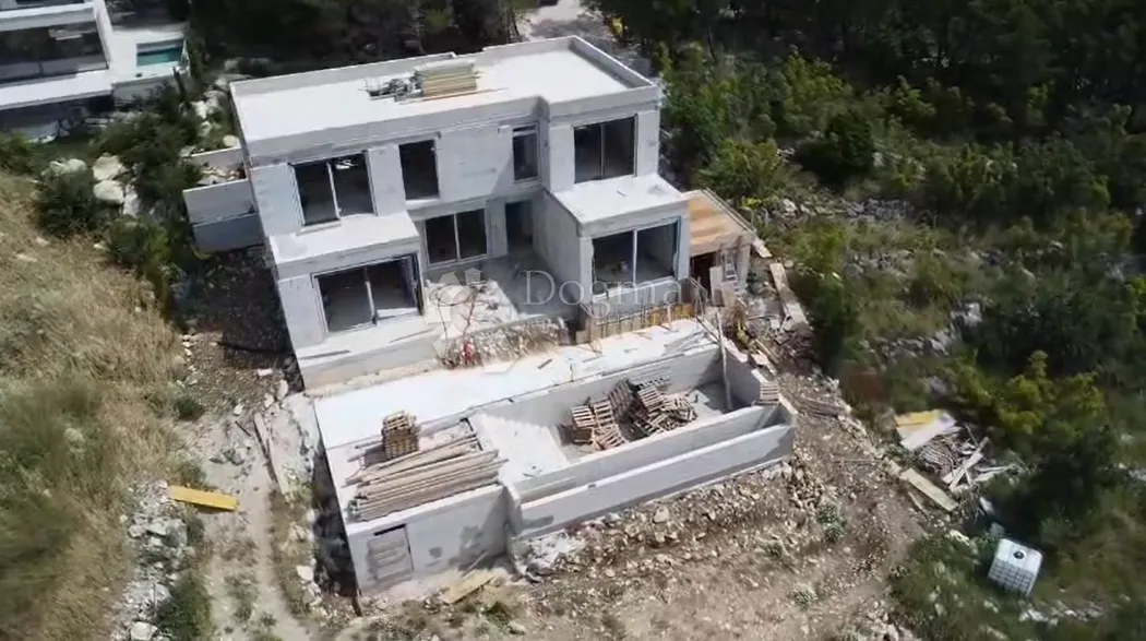moderna vila s pogledom na more i infinity bazenom, omiš – zakučac - slika 12