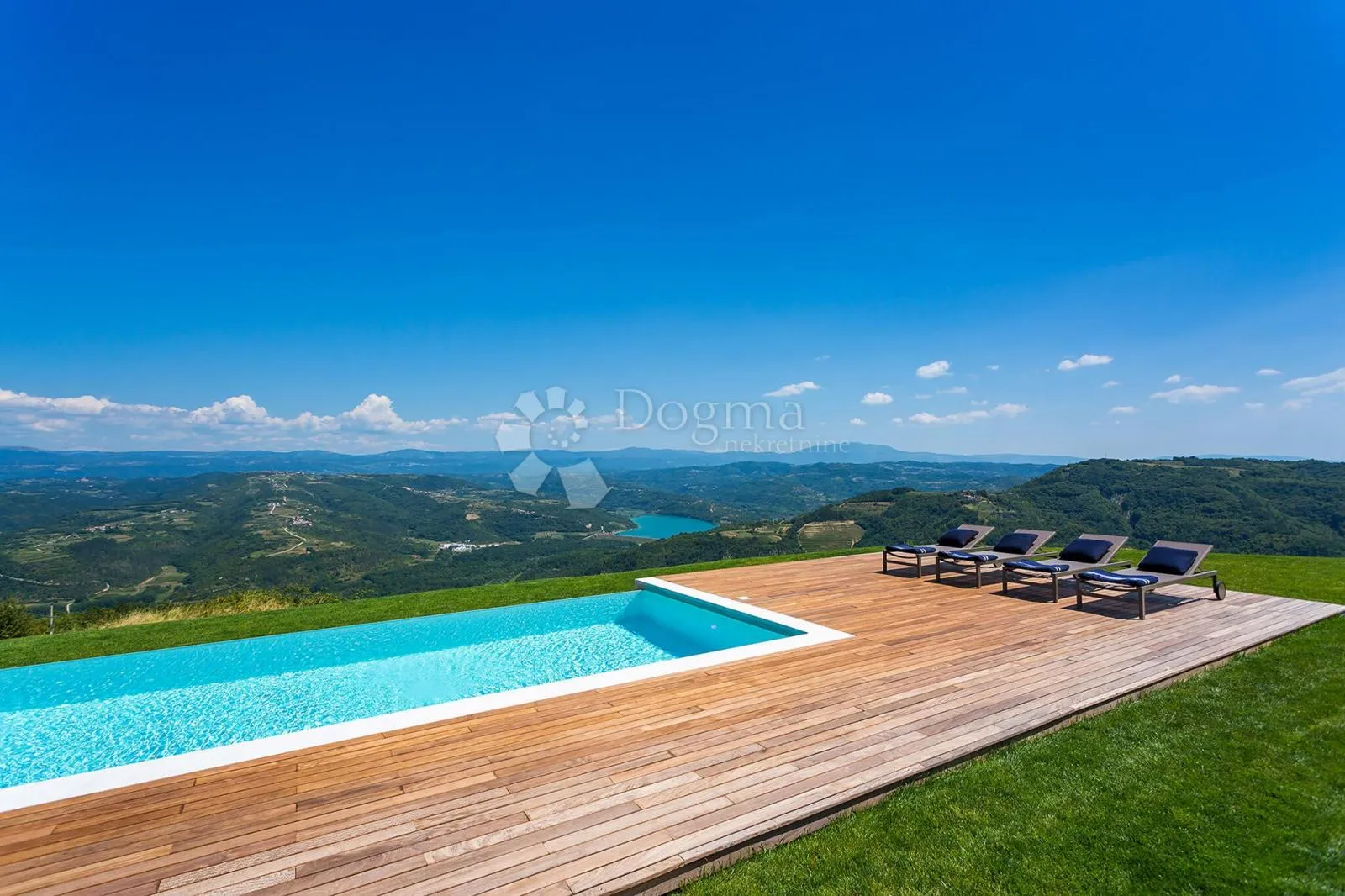dizajnerska vila s panoramskim pogledom - slika 5