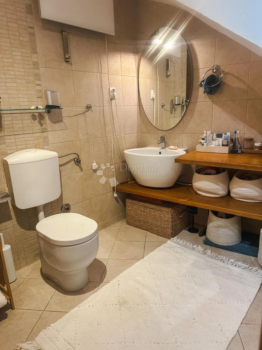 prekrasno obnovljena kamena kuća u srcu šibenika, 151 m² - slika 5