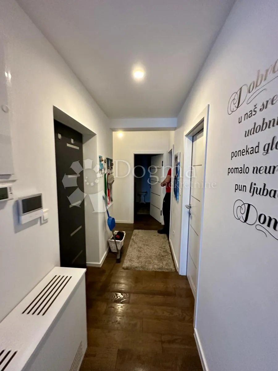 penthouse 140m2 kompletno namješten prilika!! 300m od mora - slika 18