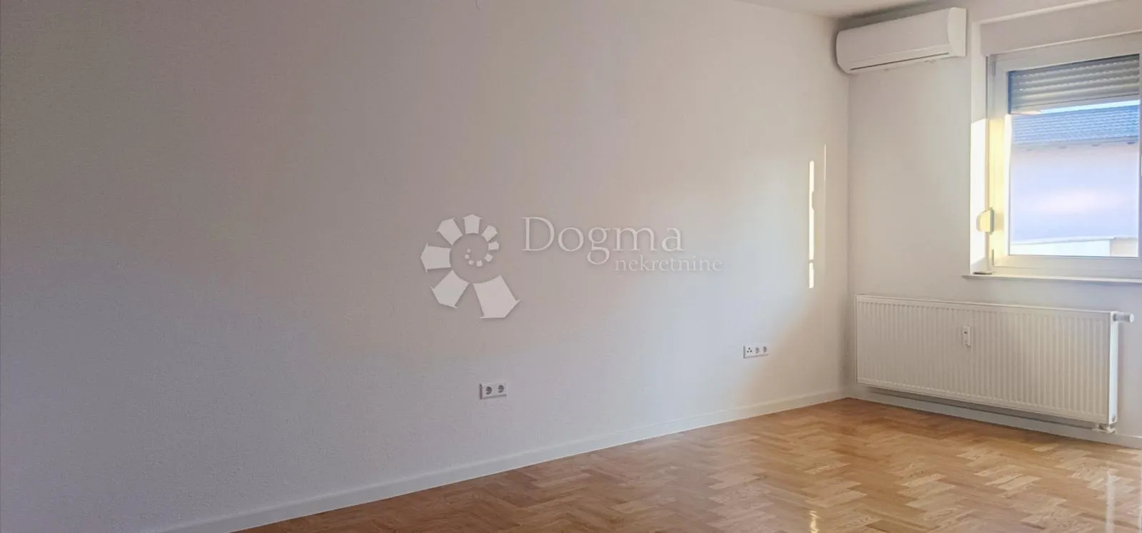 predivan stan dvostrane orijentacije u srcu španskog! - slika 4