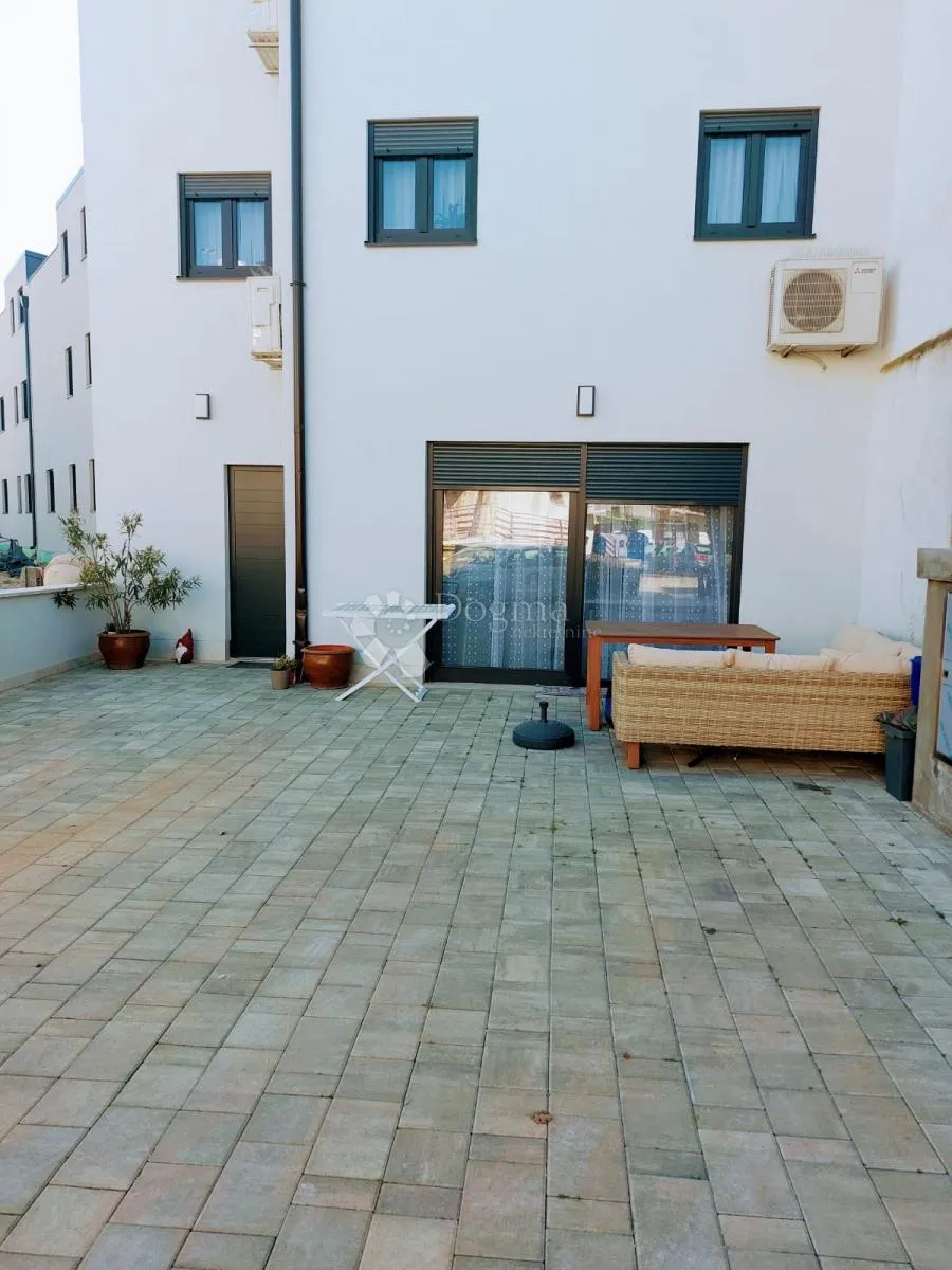 moderna novogradnja 500 m od mora! - slika 19