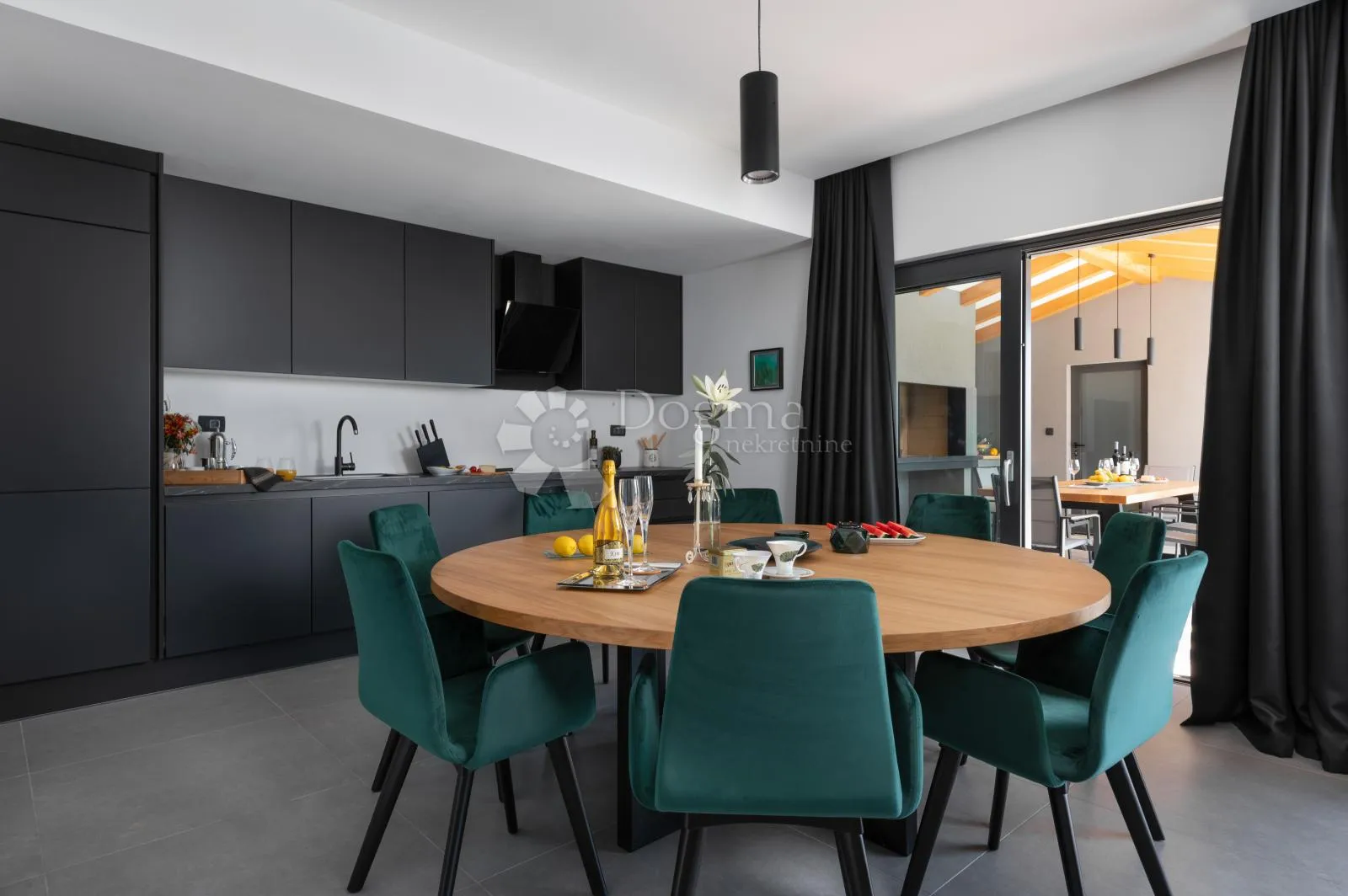 elegantna villa s bazenom, novogradnja! - slika 3