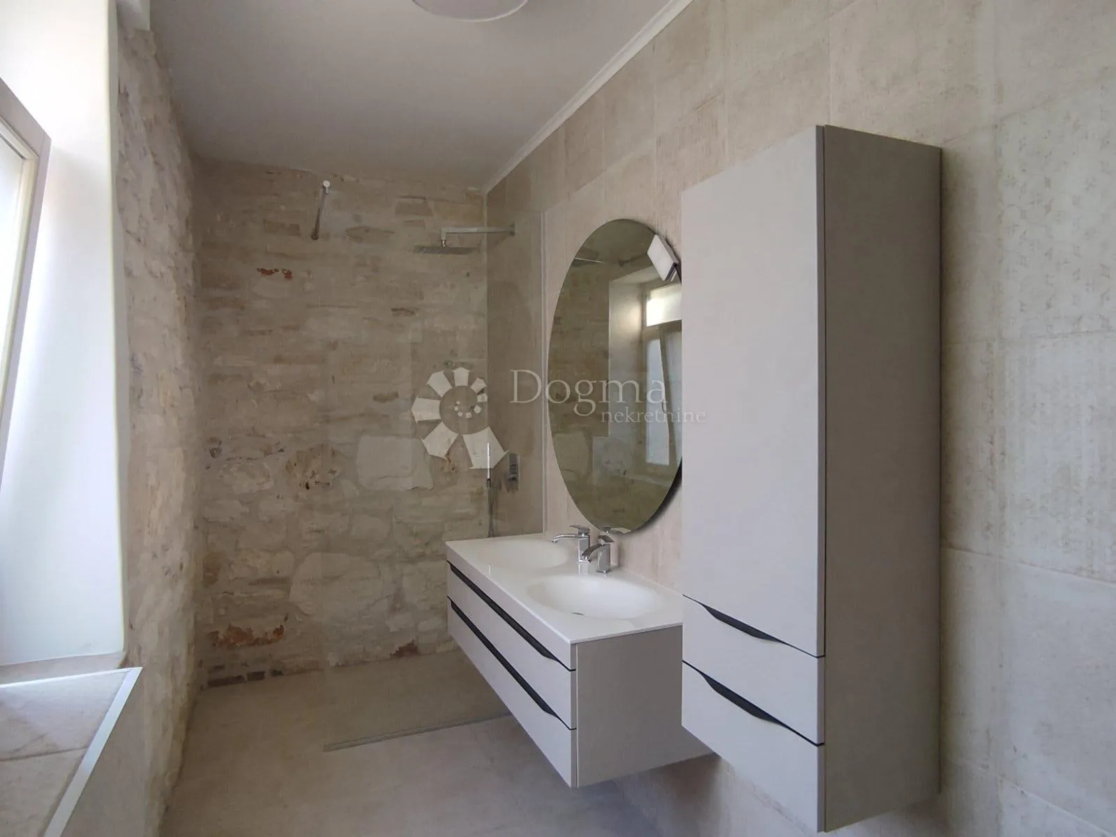 potpuno renovirana austrougarska villa u srcu pule - slika 18