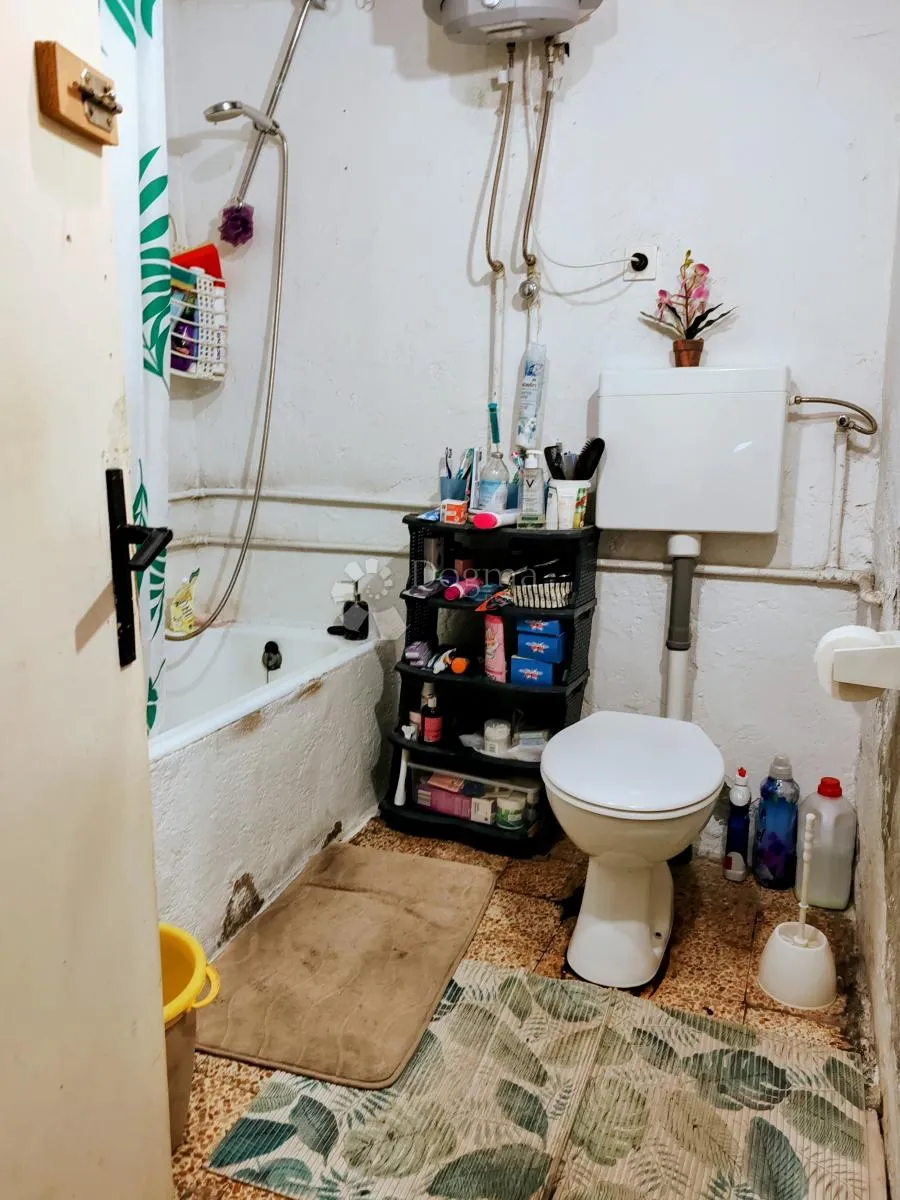 stan za renovaciju 20m od mora – zadar, branimirova - slika 5