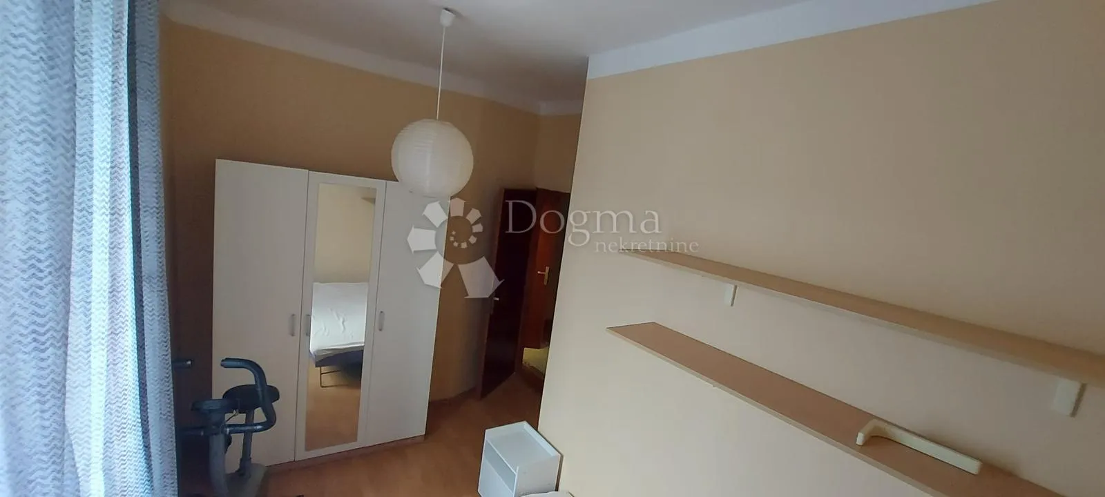 kuća na rivi s poslovnim prostorom - slika 17