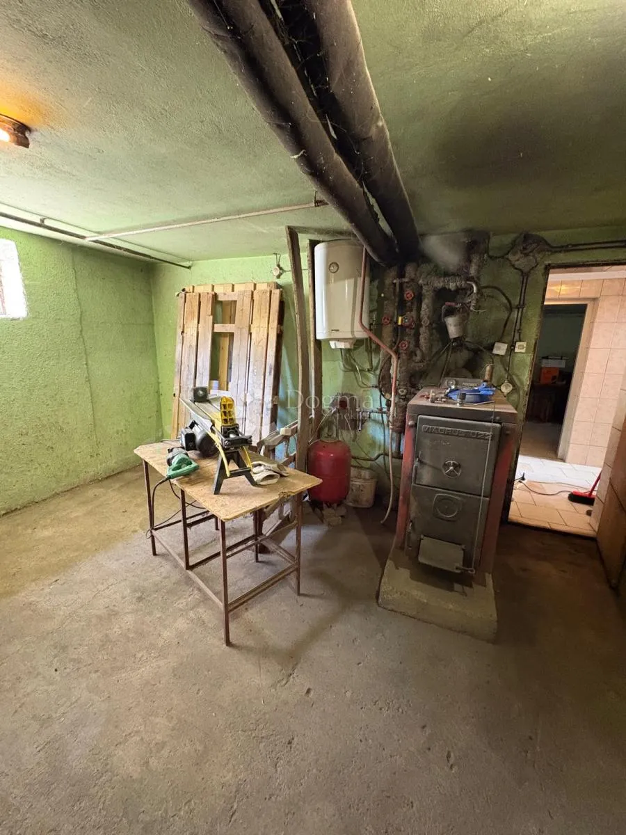 kuća 648 m² s podrumom i potencijalom za 2 stana - slika 47