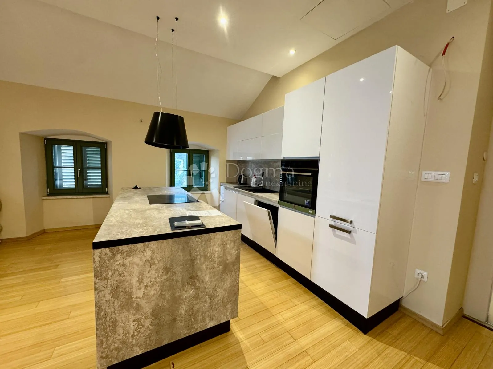 ekskluzivni apartman u centru opatije - slika 4
