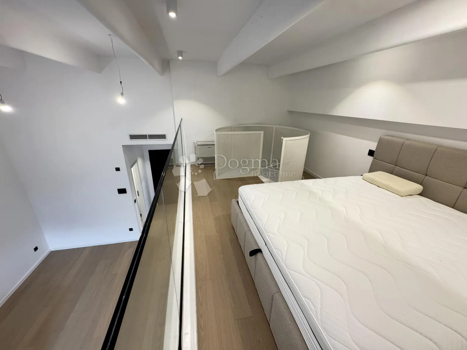 top lokacija! stan s galerijom + parking trešnjevka - slika 9