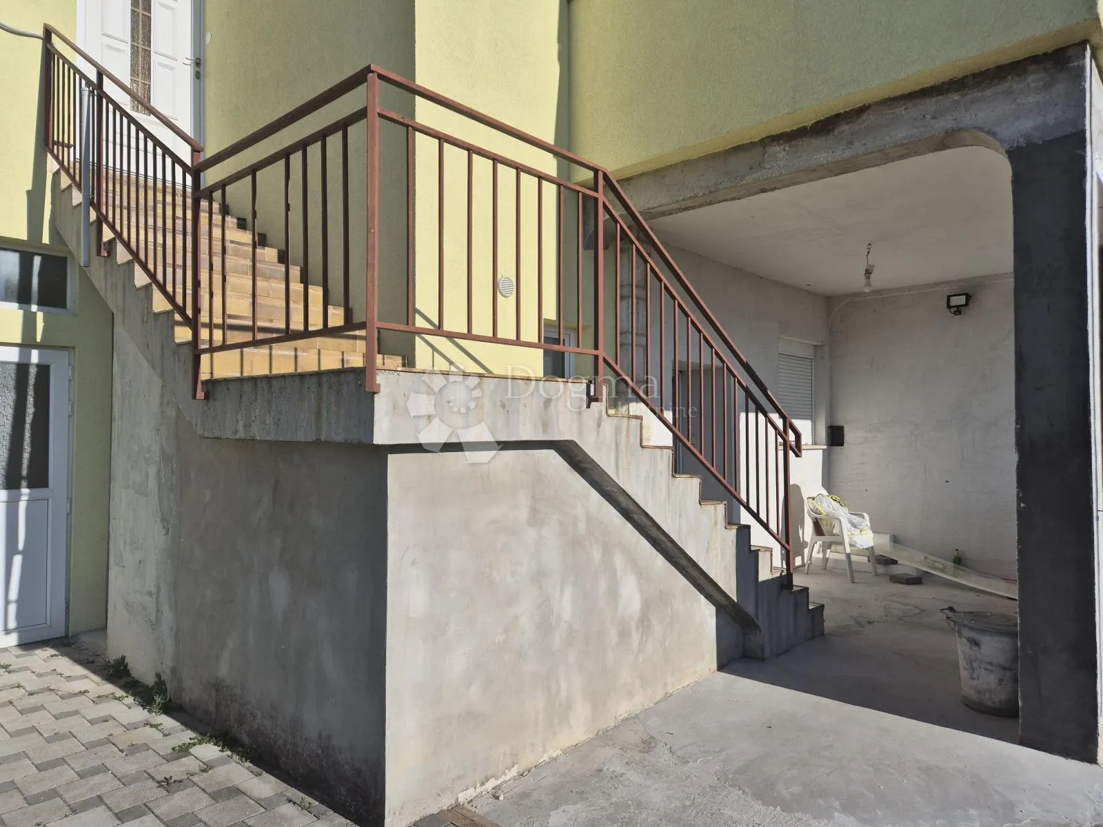 stambeno-poslovni objekt u okolici poreča 208m2 - slika 2
