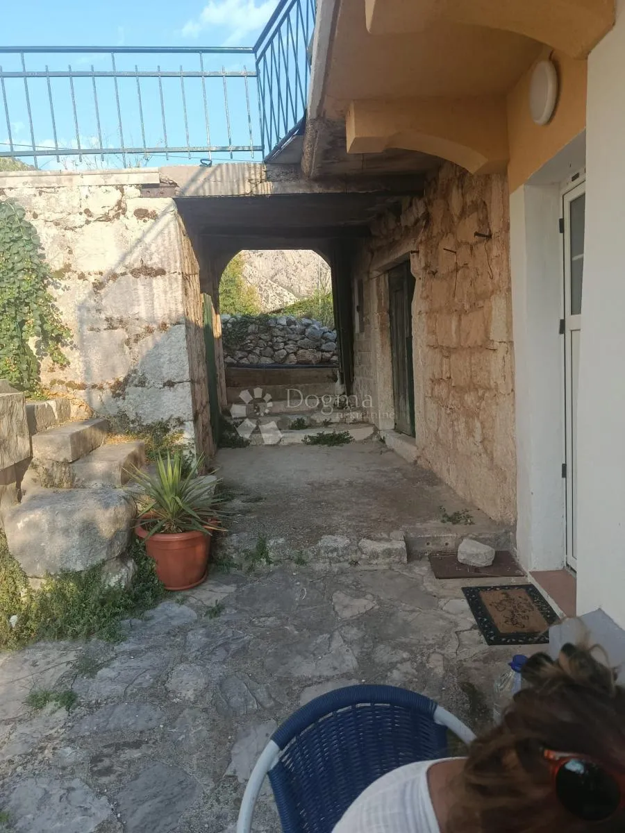 kamena kuća 157m s dvorištem i pogledom na more - slika 11