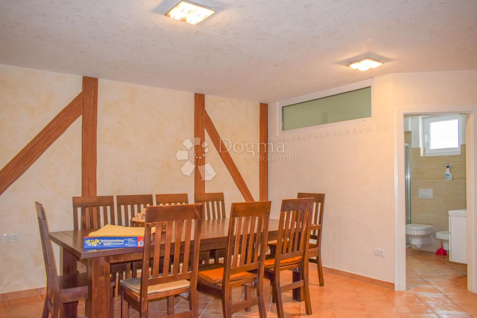 poreč, luksuzna vila s 3 stana i otvorenim pogledom na more - slika 33