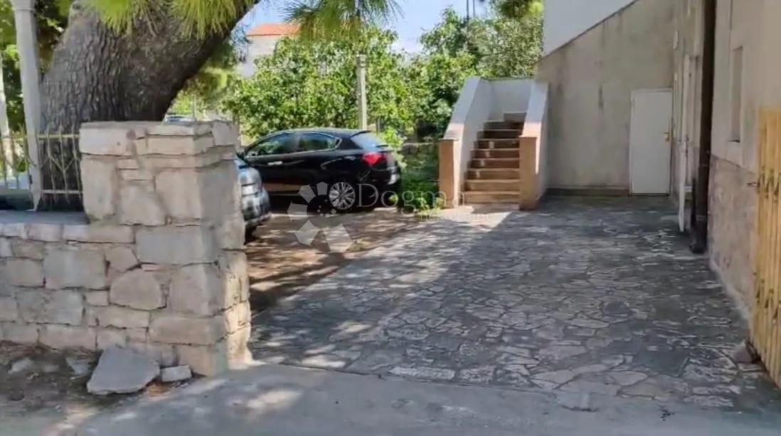 srima - poslovni prostor u centru uz more - slika 6