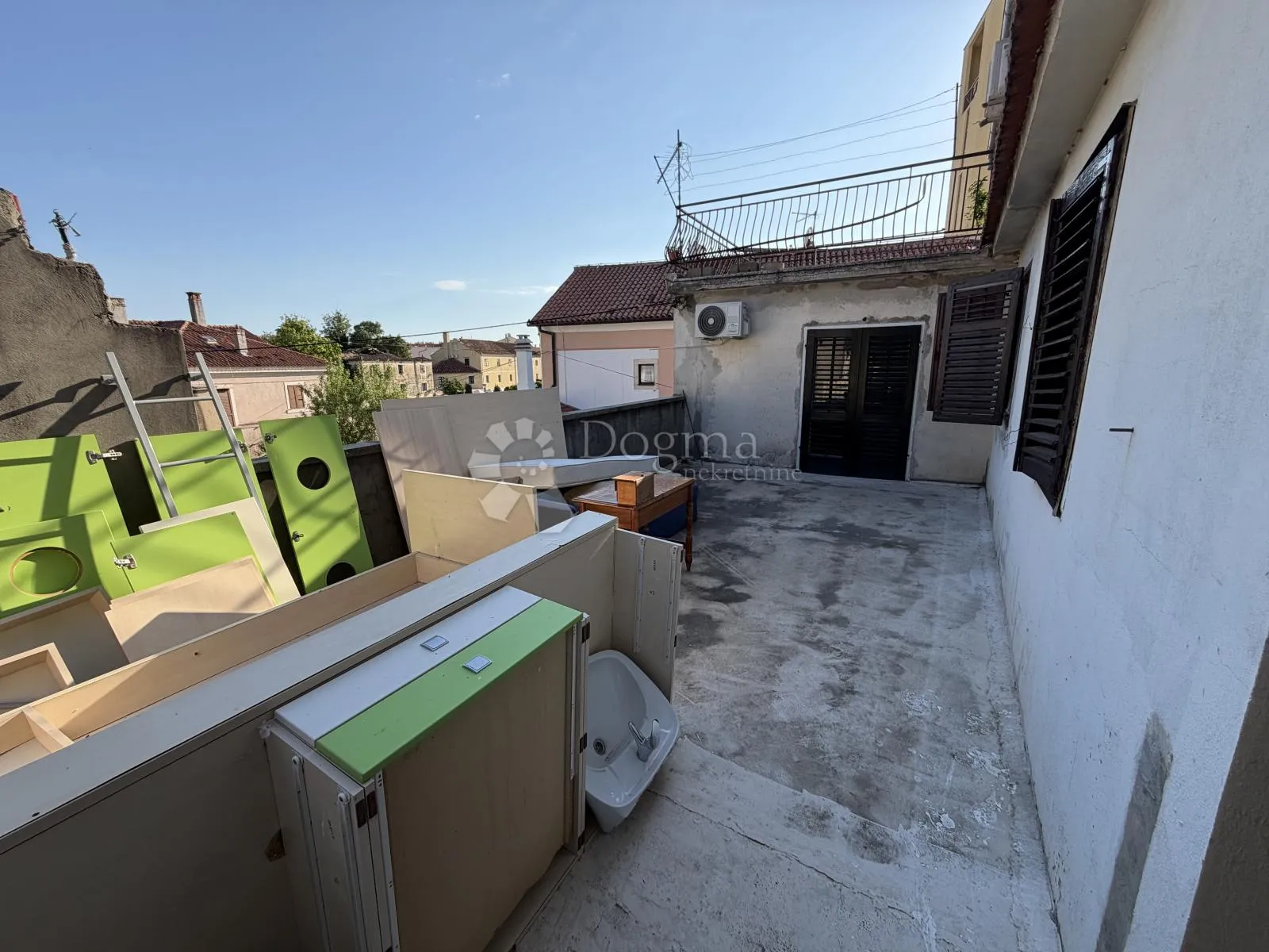 benkovac – centar | stan u kući blizu šetališta – odlična prilika! - slika 4