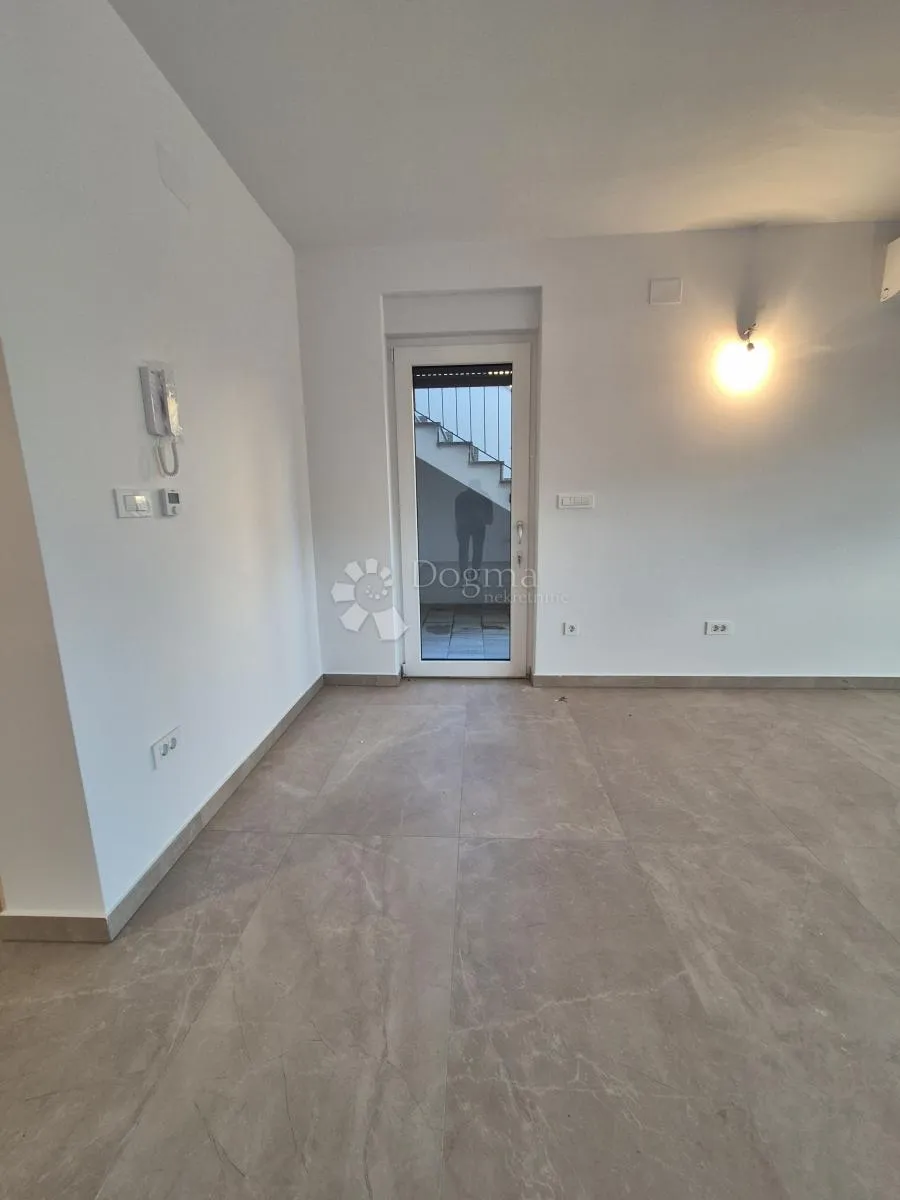 luksuzni app u novogradnji 152m2 s bazenom i okućnicom 180m2 - slika 23