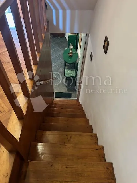 šarmantna starina u prvom redu do mora - slika 13